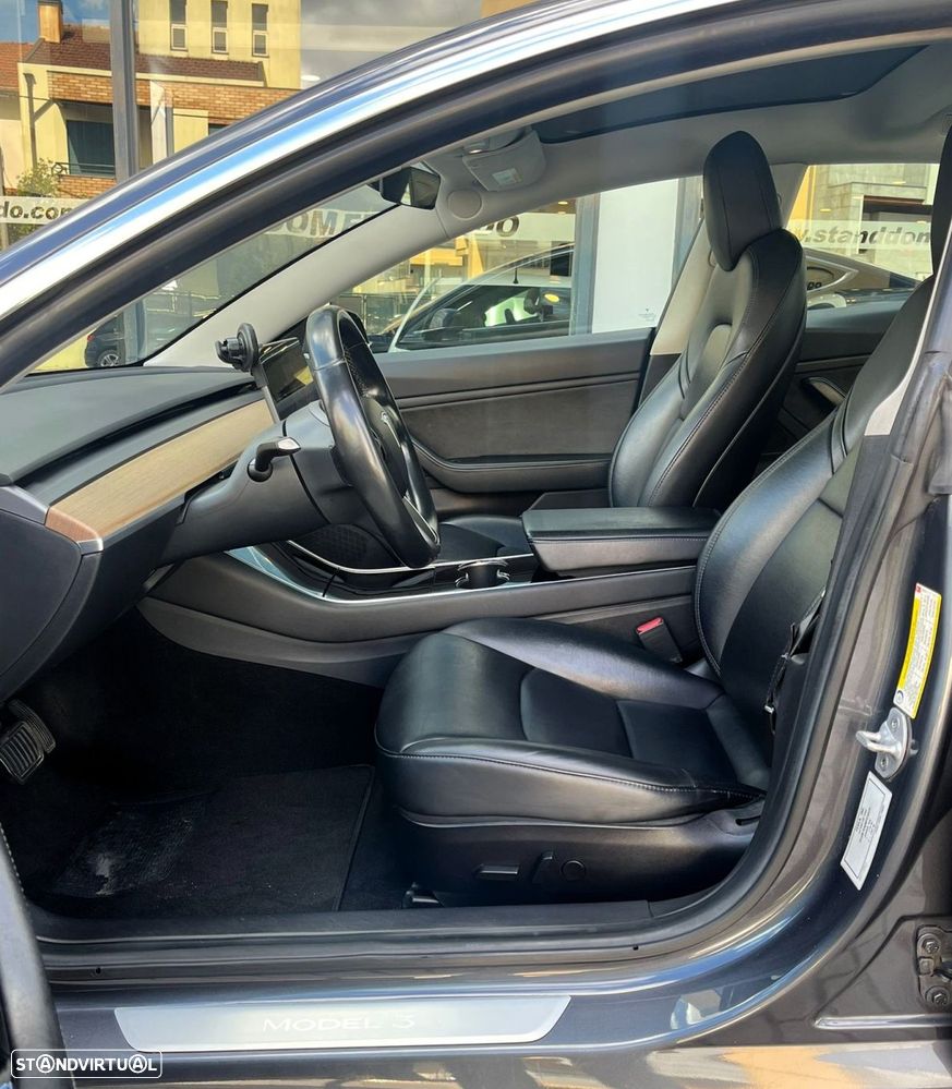Tesla Model 3 - 36