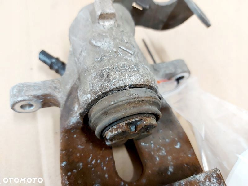 KIA CEED II 2 1.6 CRDI ZACISK HAMULCOWY LEWY TYŁ - 5