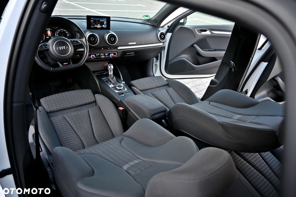 Audi A3 Sportback 2.0 TDI (clean diesel) quattro S tronic S line Sportpaket - 29