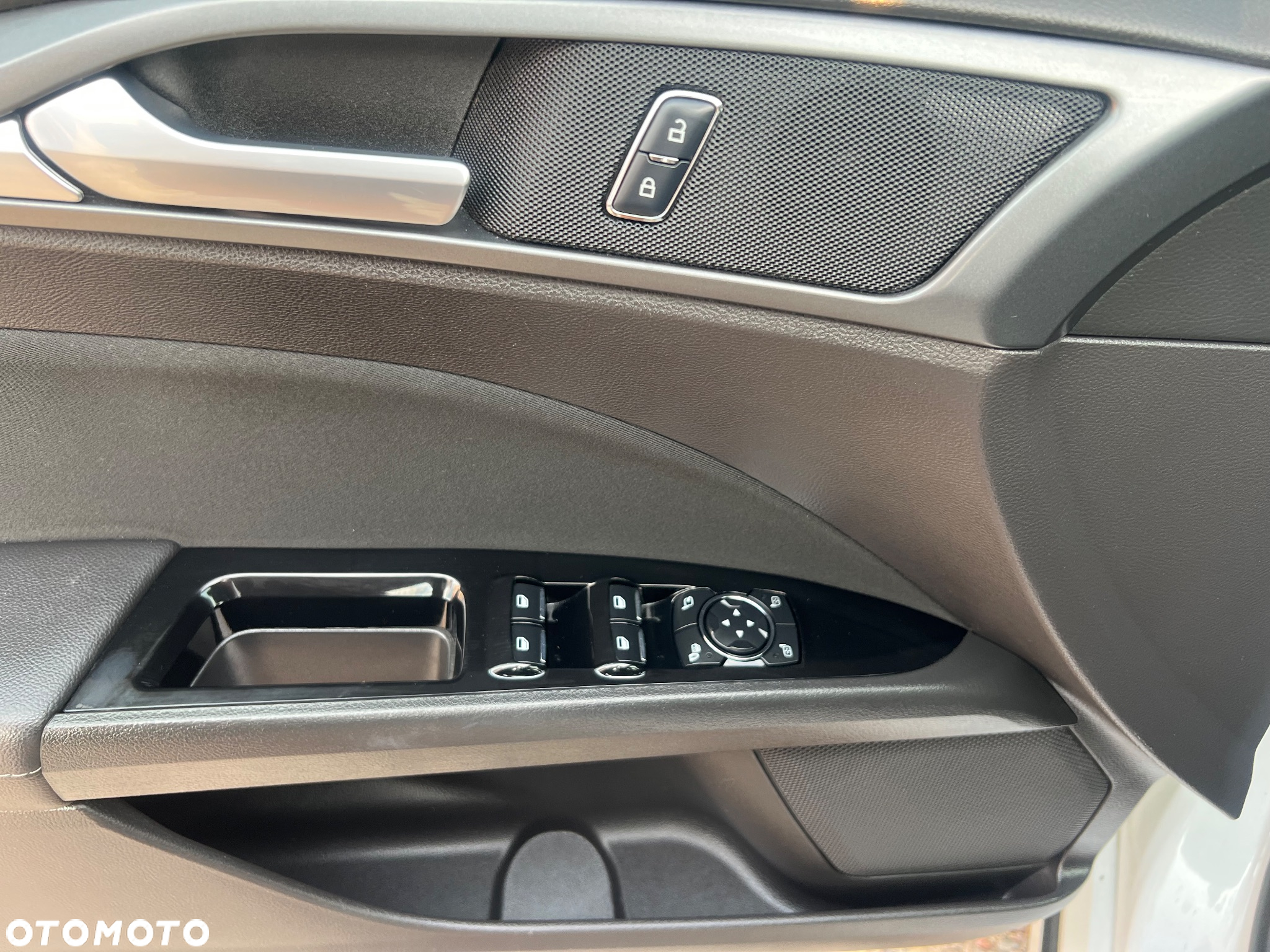 Ford Kuga 1.5 EcoBoost FWD Titanium - 5