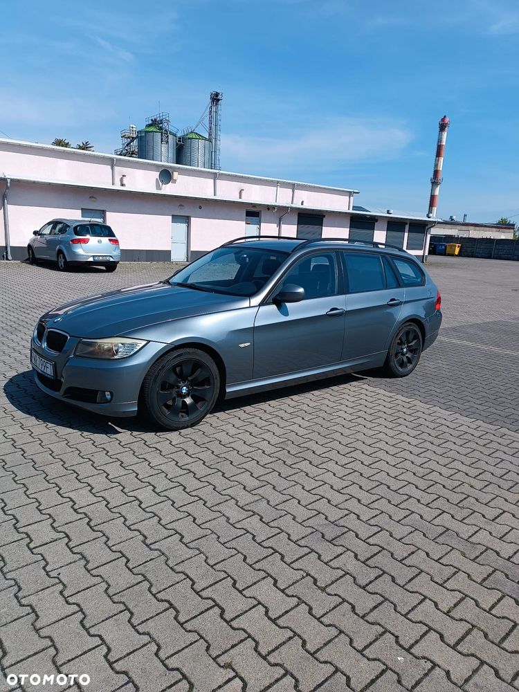 BMW Seria 3 318i - 1