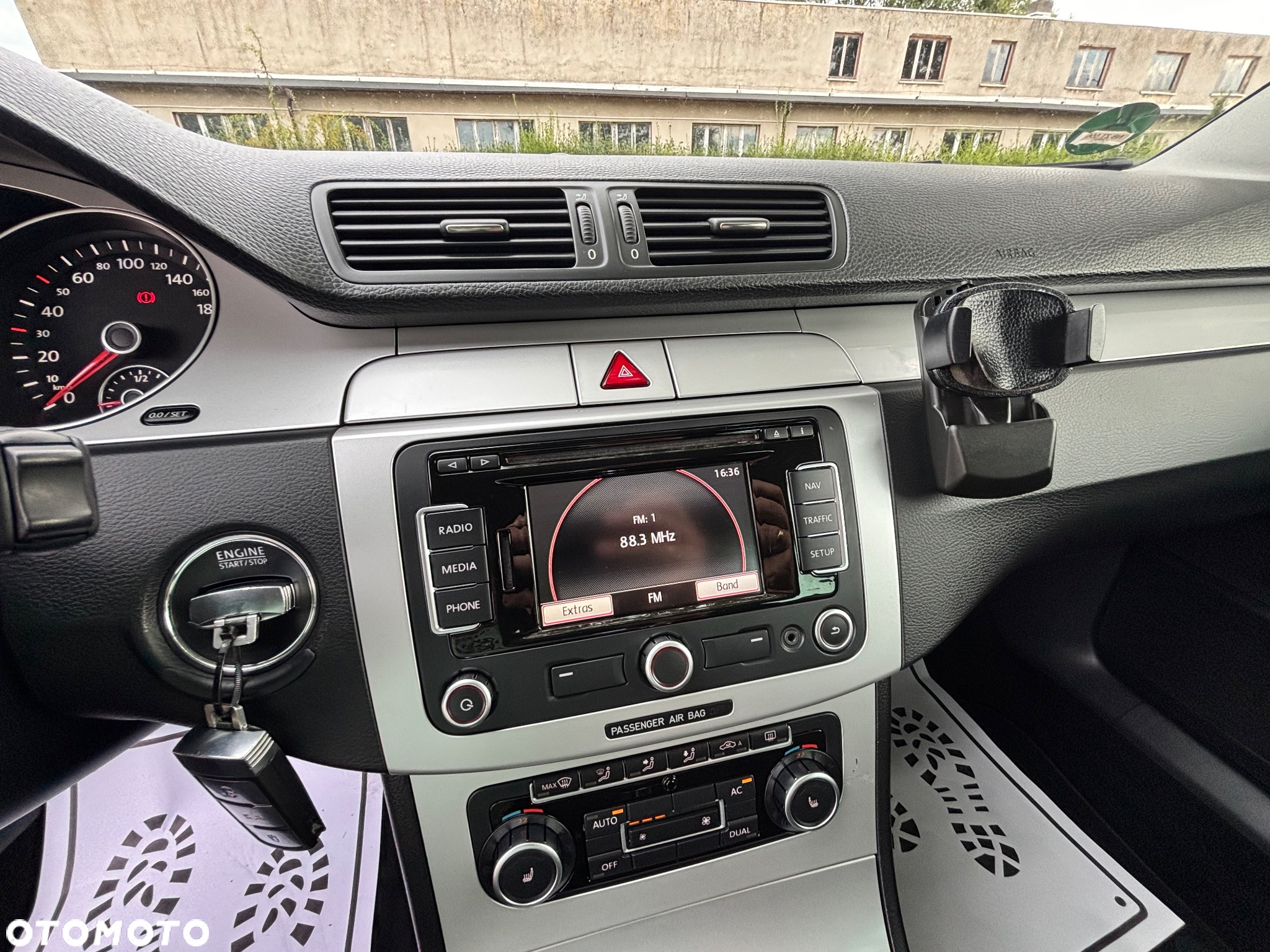 Volkswagen Passat 2.0 TDI DPF Highline - 17