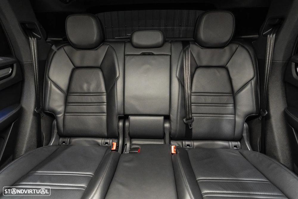 Porsche Cayenne Platinum Edition - 25