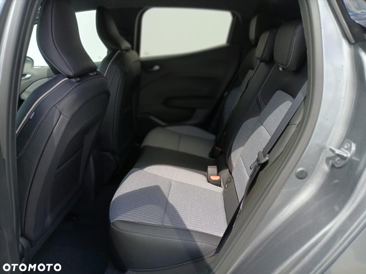 Renault Clio 1.0 TCe Techno - 12