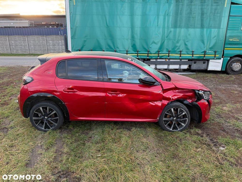Peugeot 208 - 5