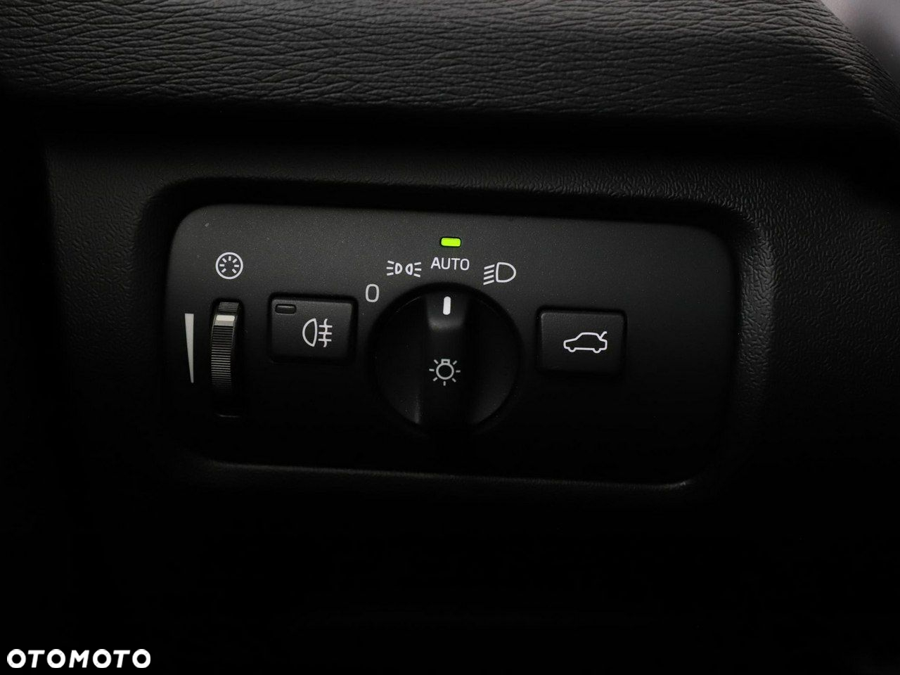 Volvo V40 Cross Country T3 Drive-E Momentum - 32