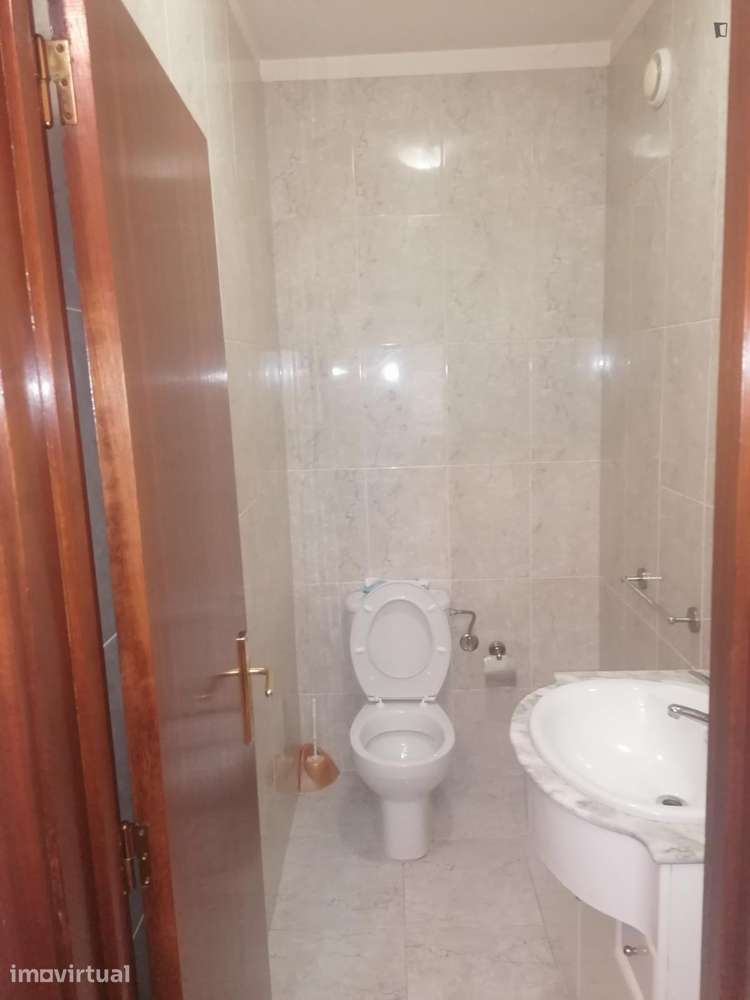 Quarto - localizado em Vila nova de gaia - Grande imagem: 2/25