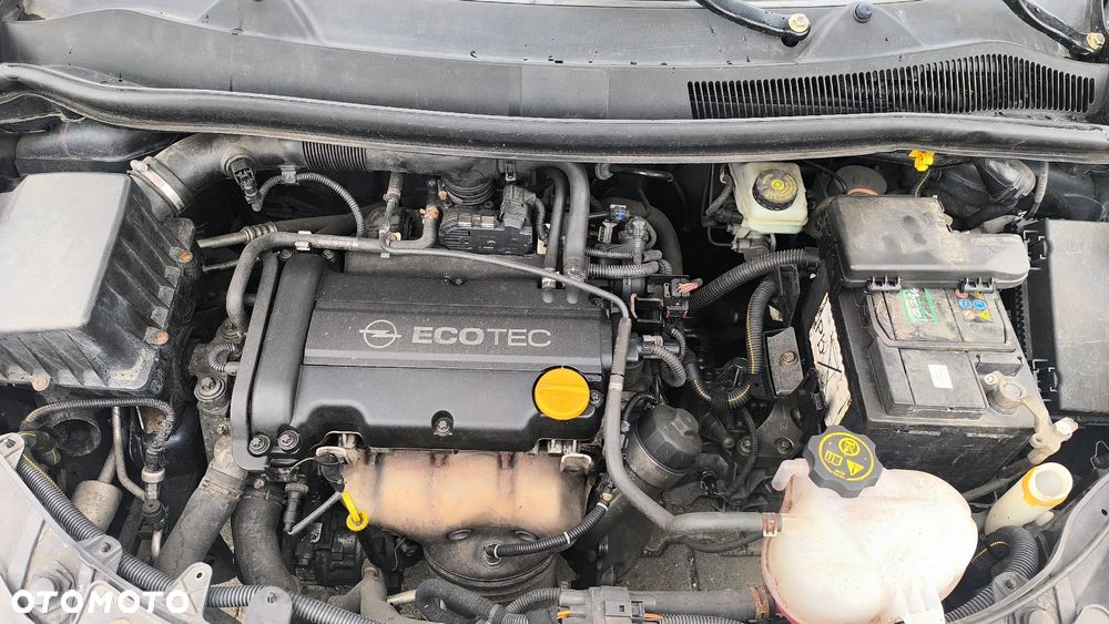 Opel Corsa 1.2 16V - 9