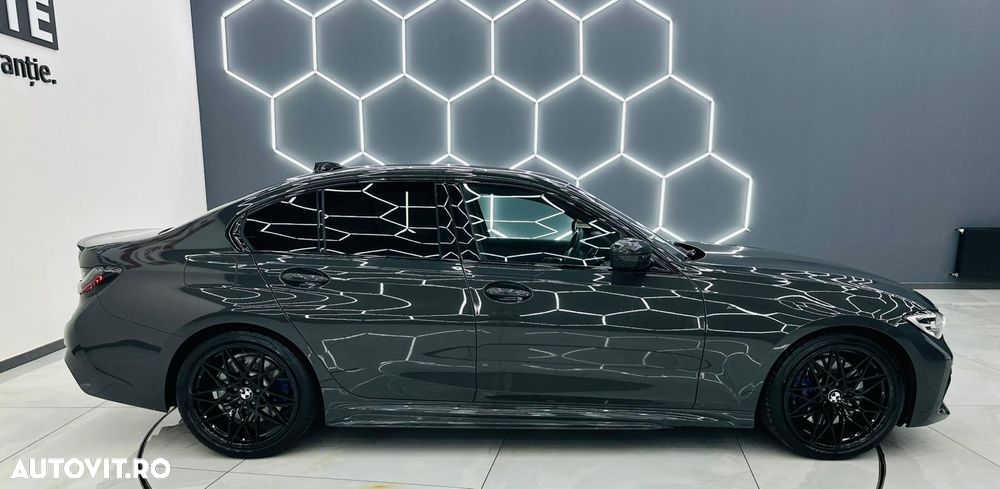 BMW Seria 3 318d Aut. Edition M Sport Shadow - 36