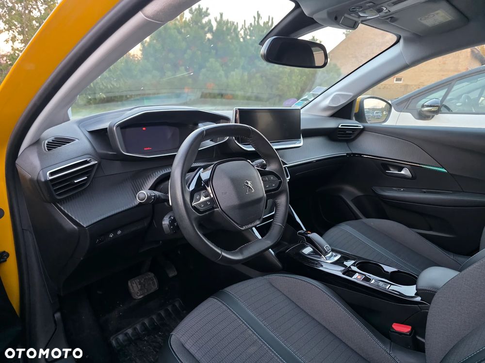 Peugeot 208 PureTech 100 EAT8 Allure - 9