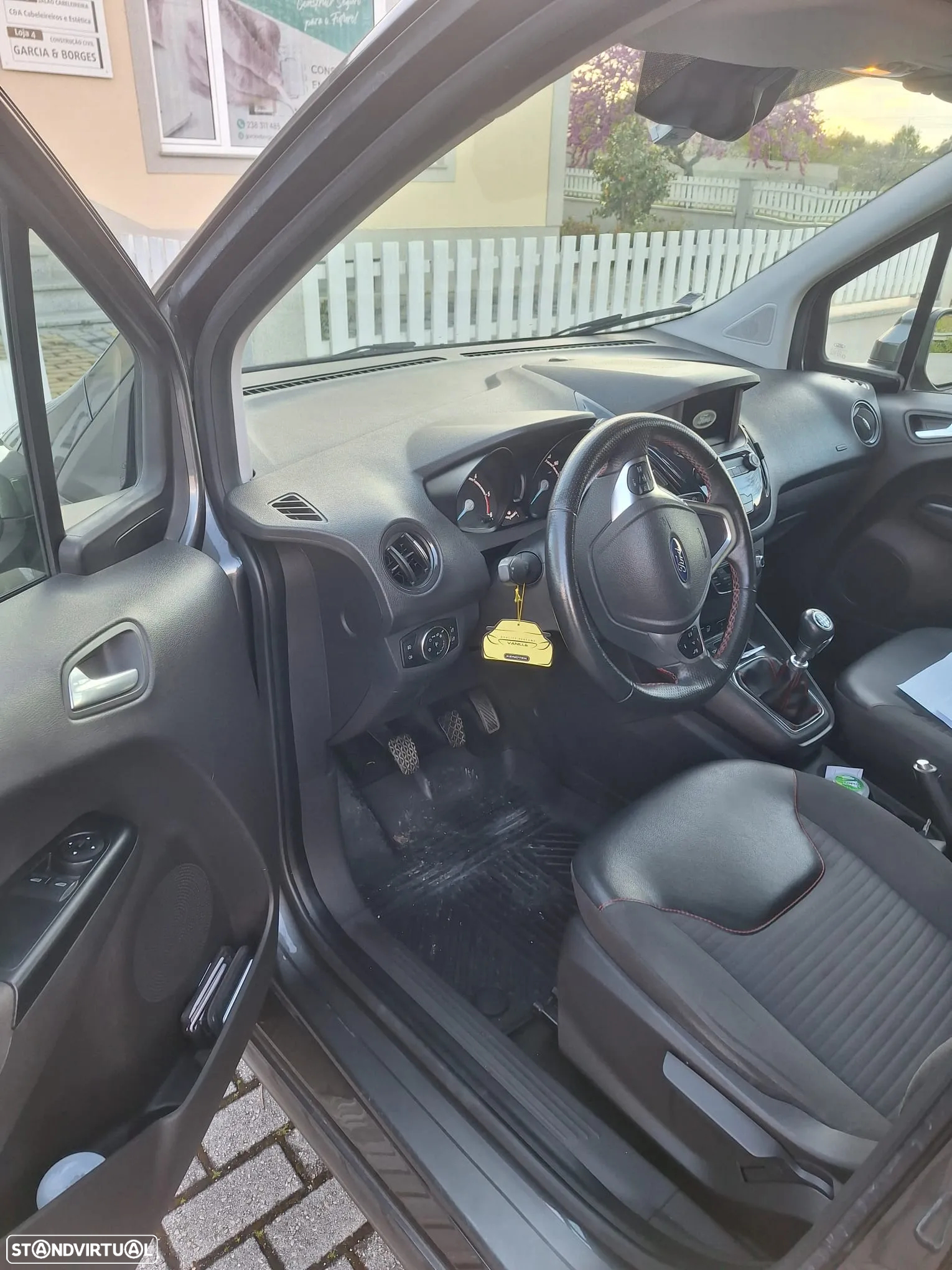 Ford Courier - 8