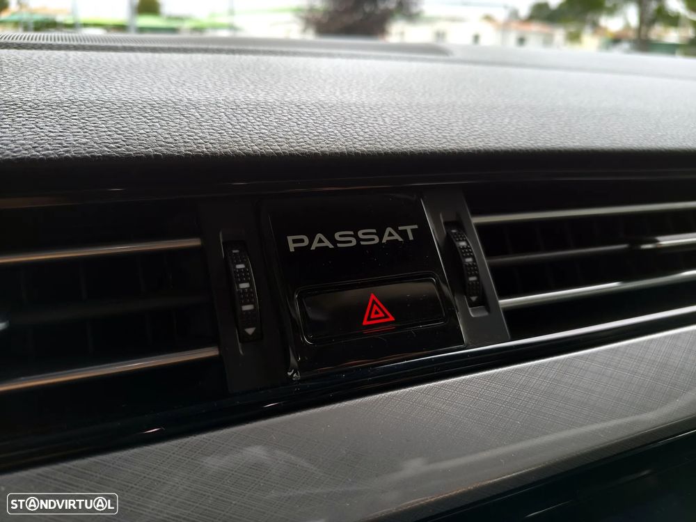 VW Passat Variant 1.6 TDI Business DSG - 31
