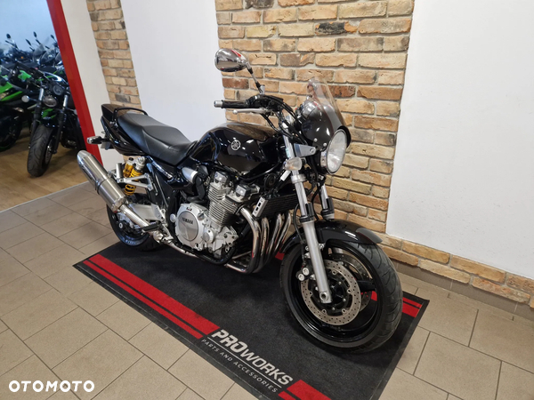 Yamaha XJR