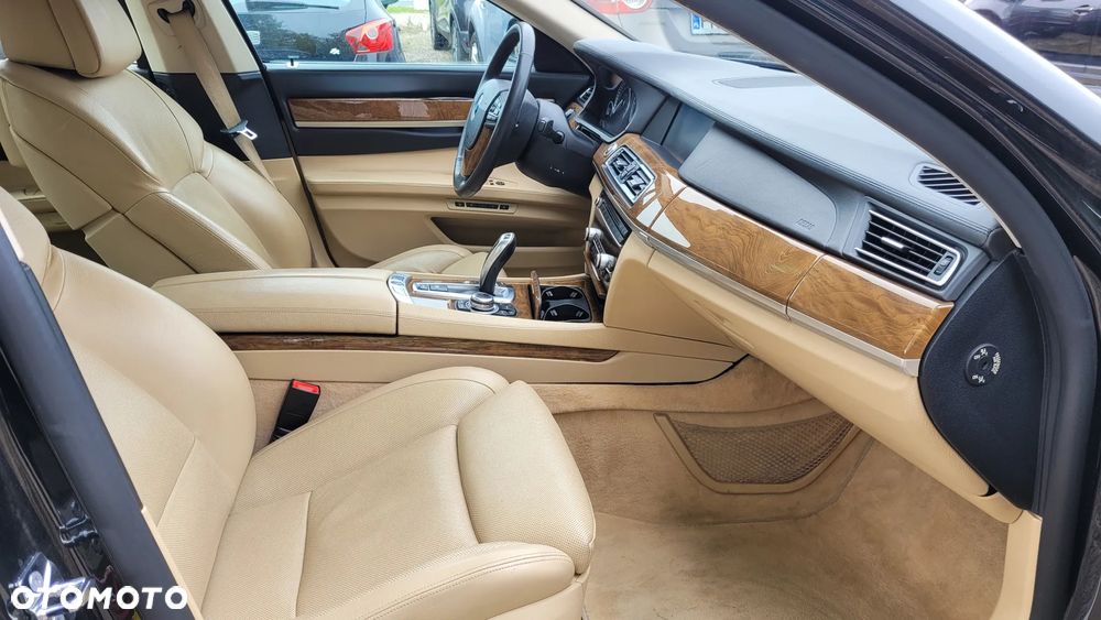 BMW Seria 7 730d L - 12