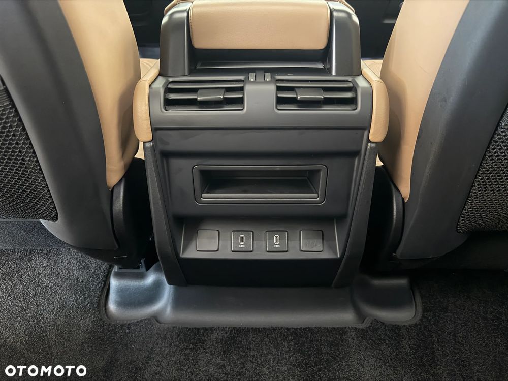 Land Rover Defender 3.0 D350 mHEV X-Dynamic HSE - 27