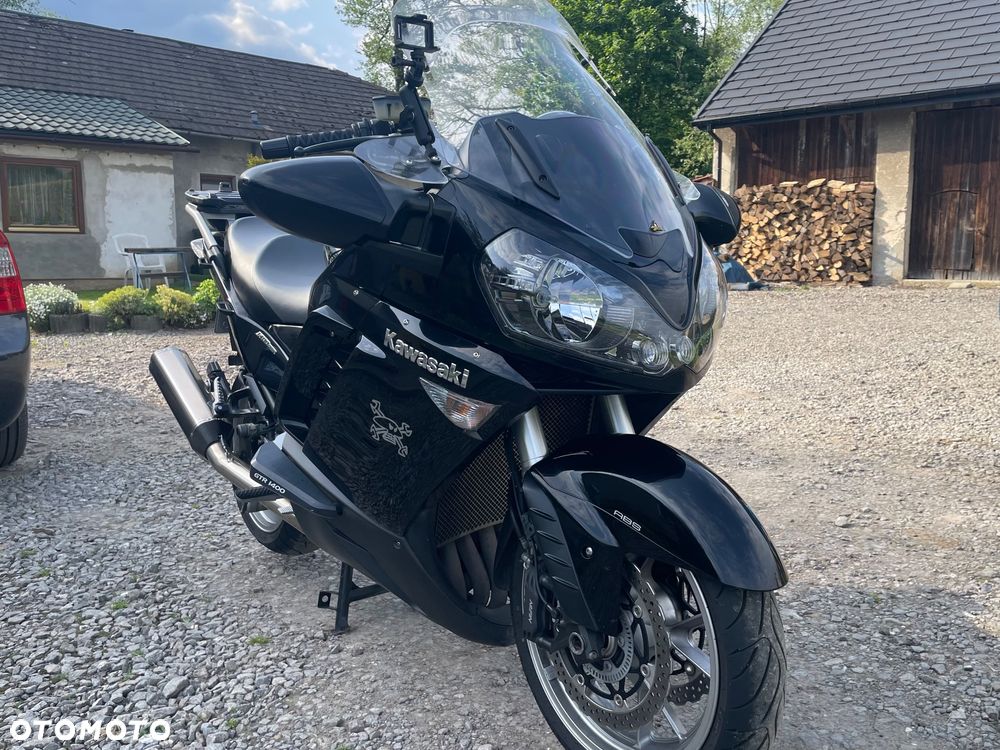 Kawasaki GTR - 3
