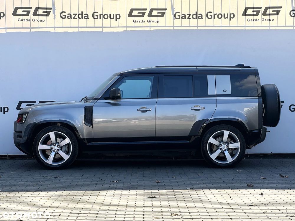 Land Rover Defender 110 D300 X-Dynamic HSE - 4