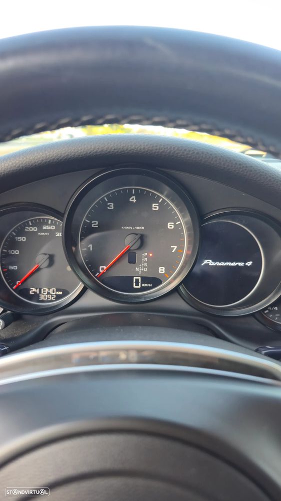 Porsche Panamera 4 PDK - 6