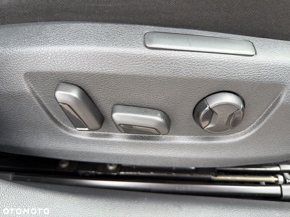 Skoda Superb 2.0 TDI SCR Style DSG - 39