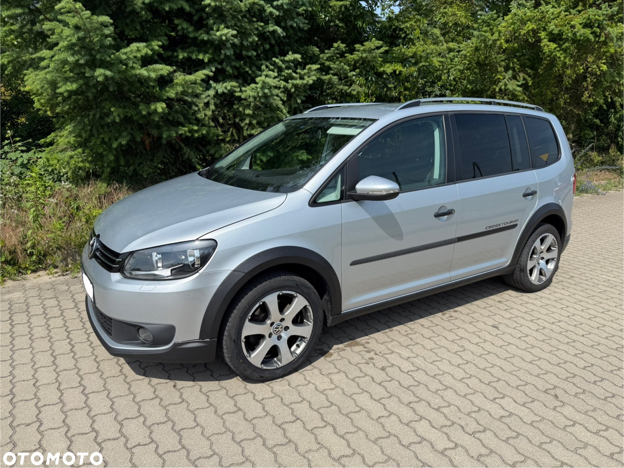 Volkswagen Touran 2.0 TDI DPF Cross - 2