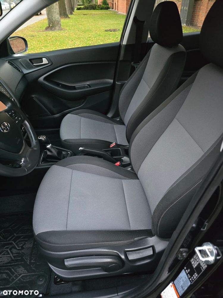 Hyundai i20 - 21