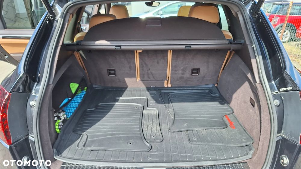 Porsche Cayenne - 16