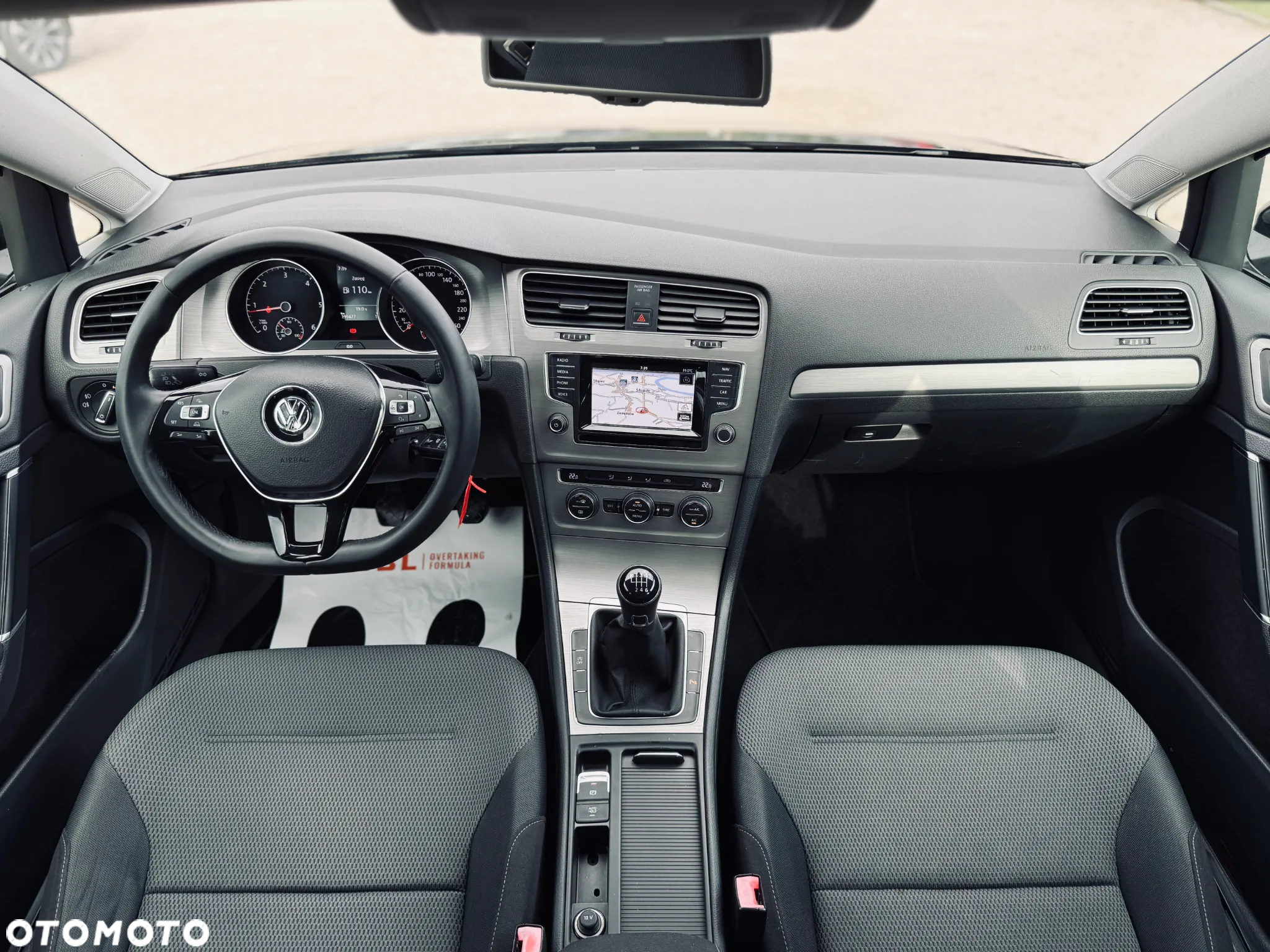 Volkswagen Golf 1.6 TDI BlueMotion Comfortline - 22