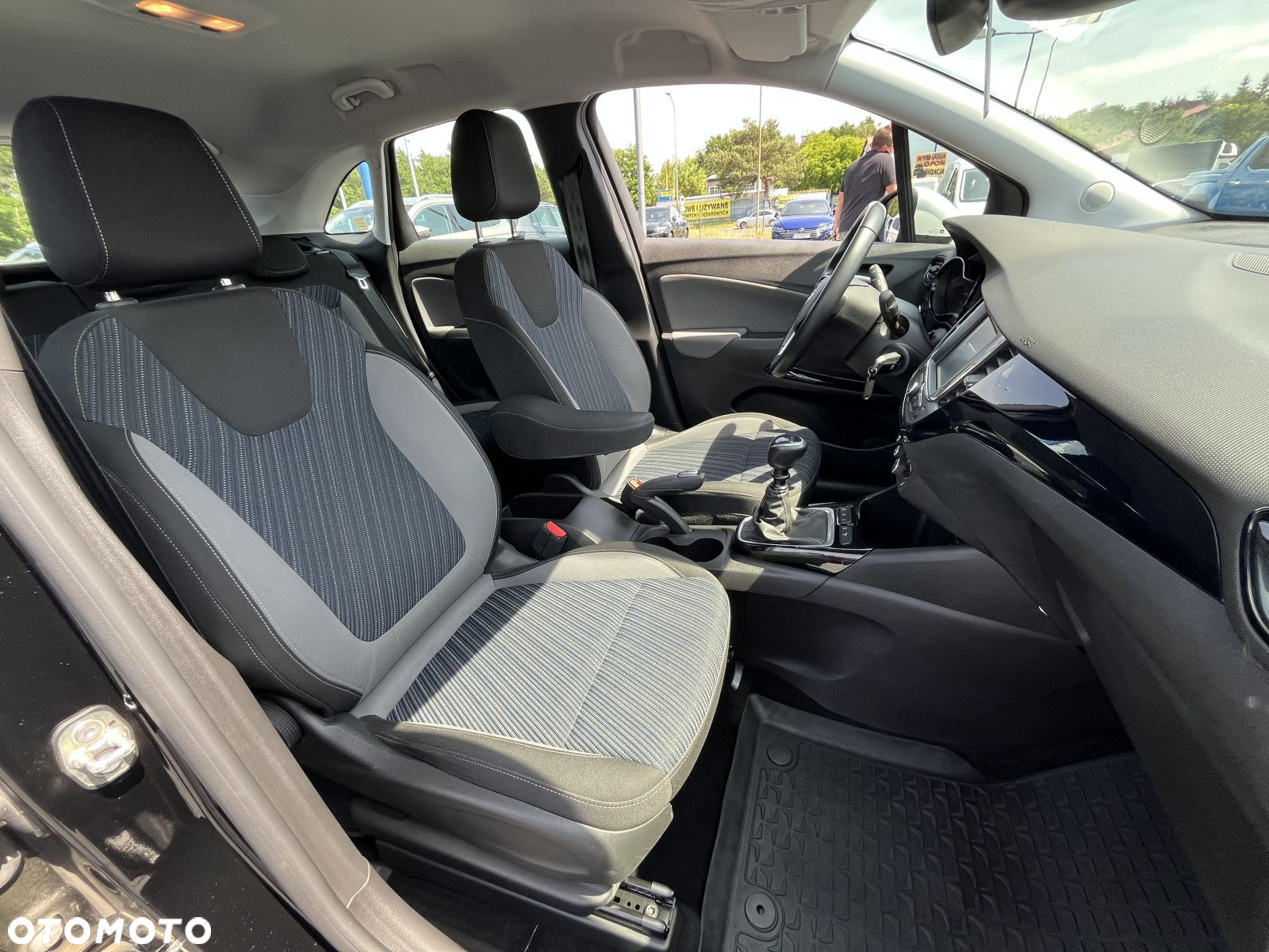 Opel Crossland X - 16