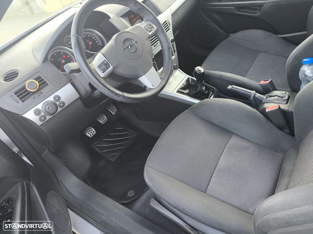 Opel Astra GTC 1.3 CDTI - 10