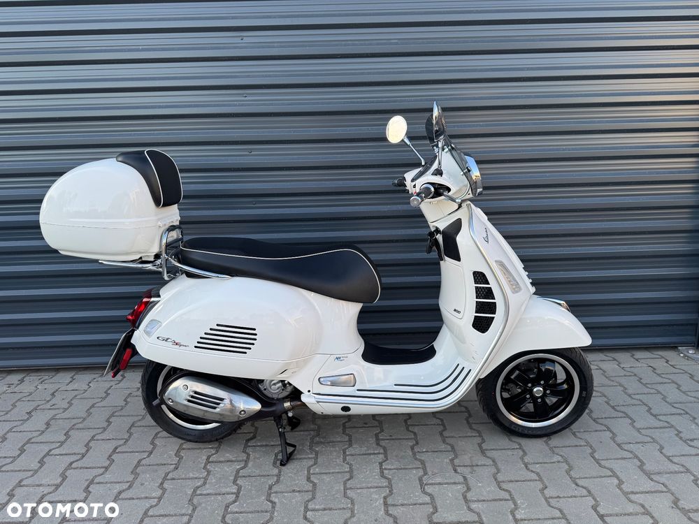 Piaggio Vespa - 2