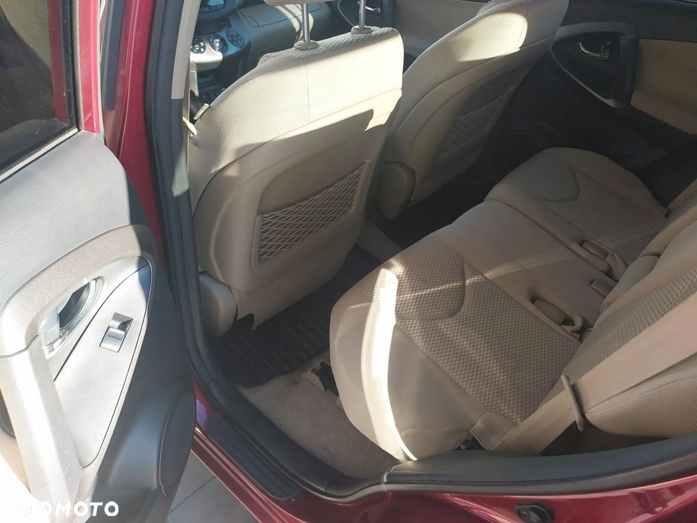Toyota RAV4 - 22