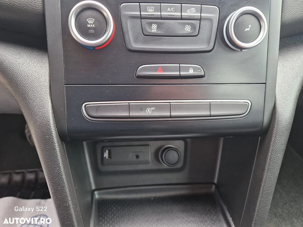 Renault Megane Blue dCi 116 Life - 15