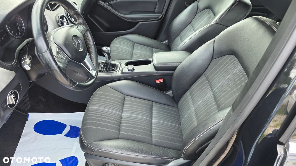 Mercedes-Benz Klasa B 180 BlueEFFICIENCY Edition 1 - 14