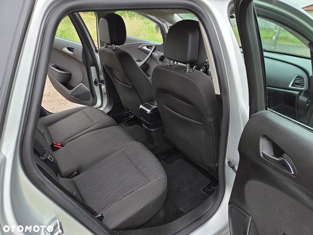 Opel Astra 1.4 Turbo Style - 19