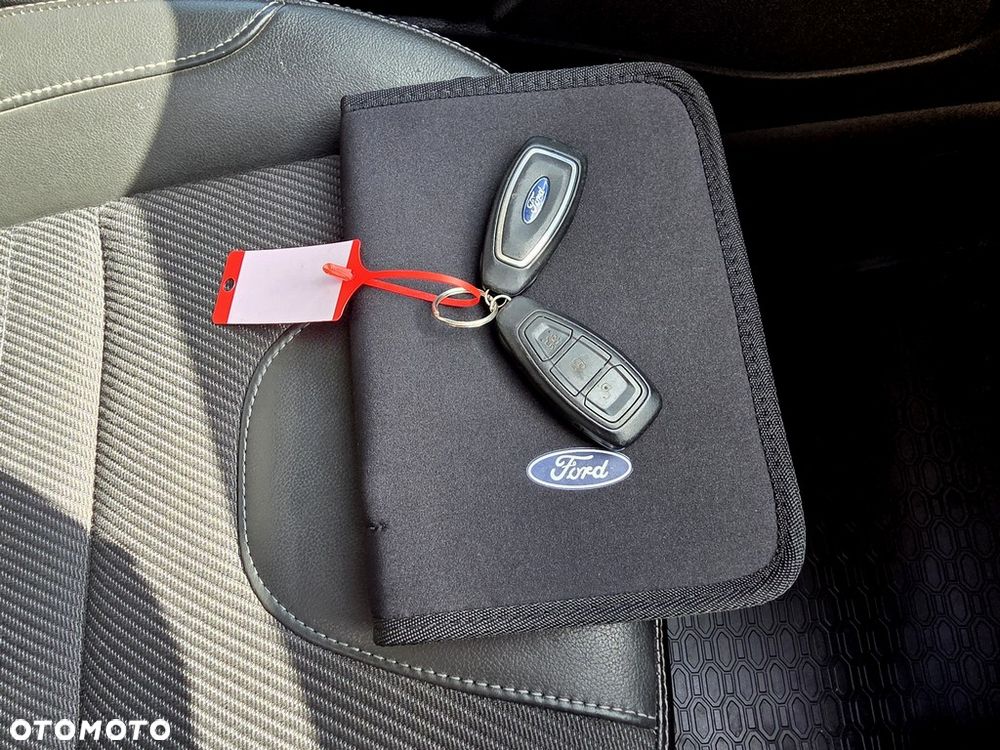 Ford Kuga 2.0 TDCi FWD Titanium - 37