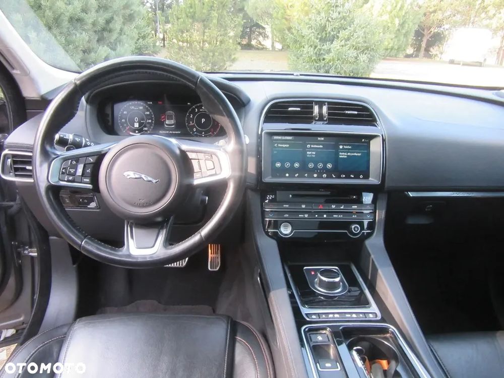 Jaguar F-Pace 2.0 i4P AWD Prestige - 10