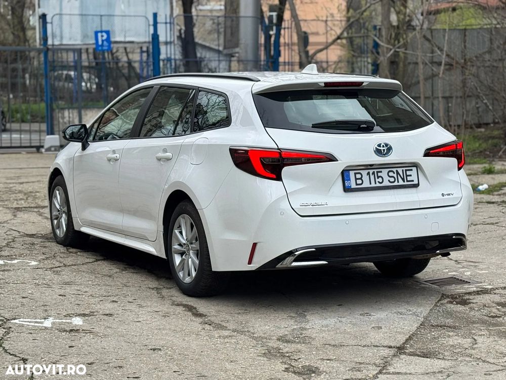 Toyota Corolla 1.8 HSD Business - 8