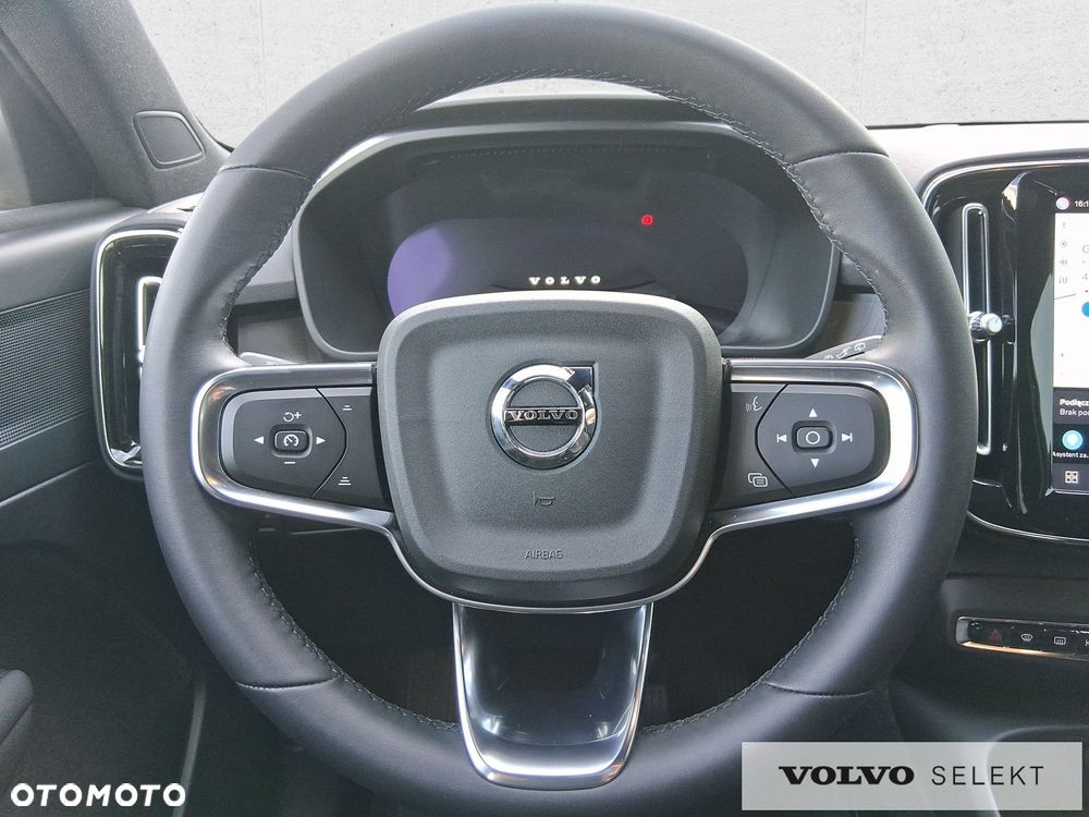 Volvo XC 40 - 25