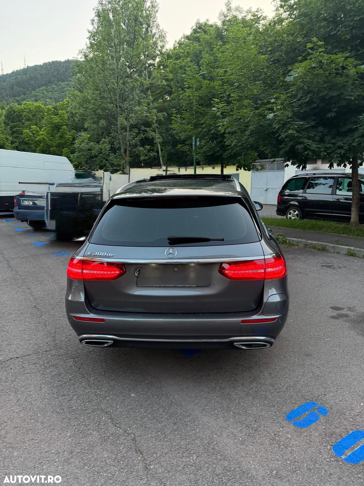Mercedes-Benz E 300 de 4Matic T 9G-TRONIC Avantgarde - 5