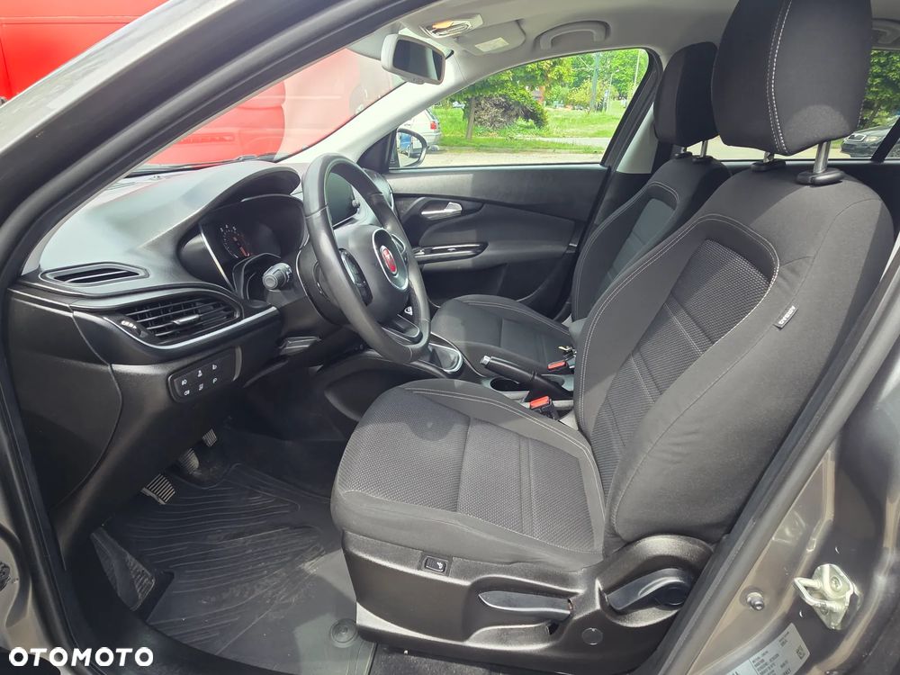 Fiat Tipo 1.4 T-Jet 16v Lounge - 10
