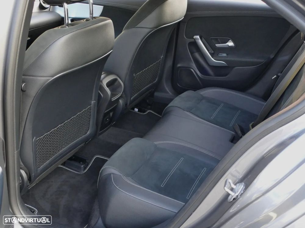 Mercedes-Benz A 250 Limousine e AMG Line - 30
