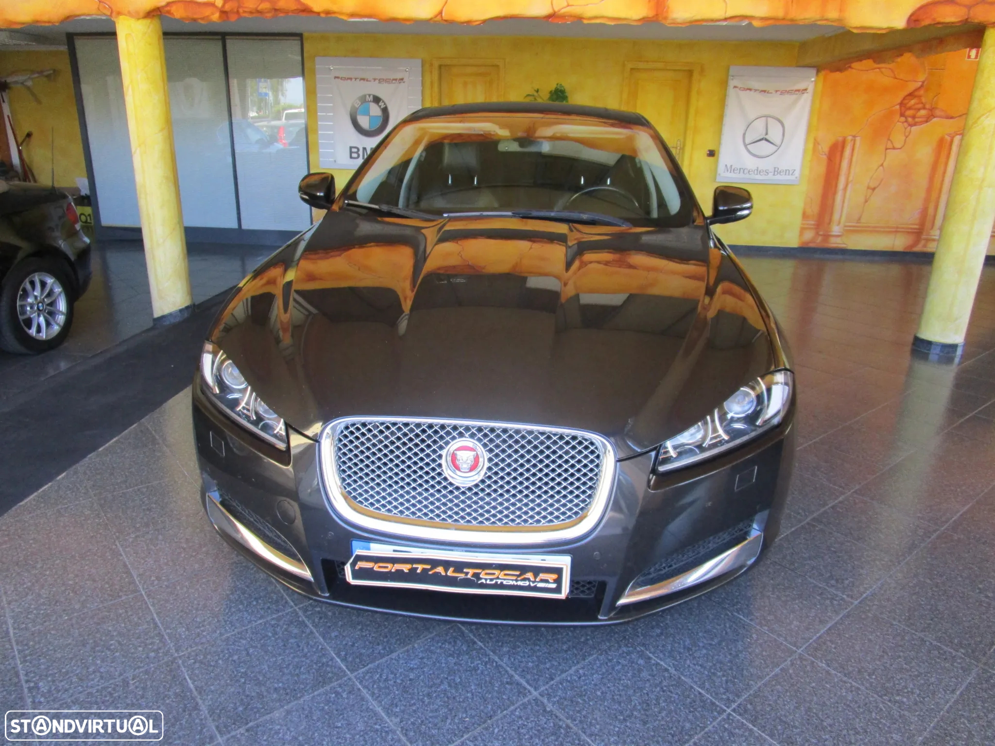 Jaguar XF 2.2 D R-Sport - 60