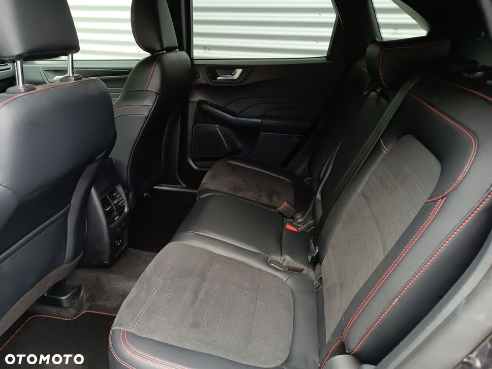 Ford Kuga 1.5 EcoBoost FWD ST-Line X - 36