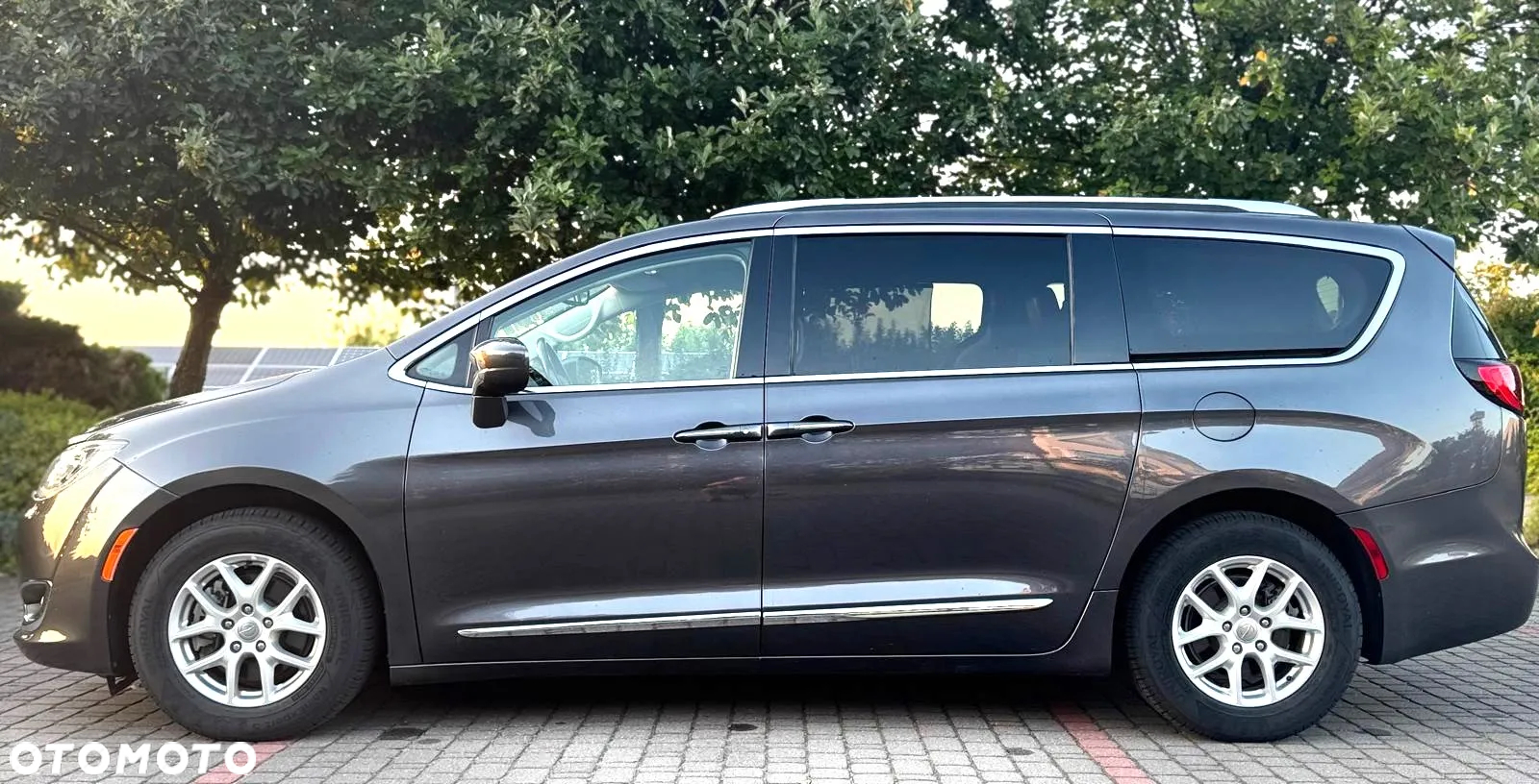 Chrysler Pacifica - 5