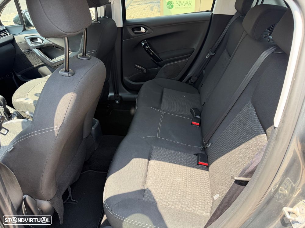 Peugeot 208 1.2 PureTech Active - 21