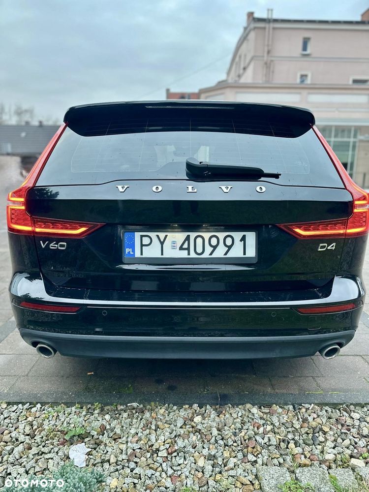 Volvo V60 D4 Momentum Pro - 3