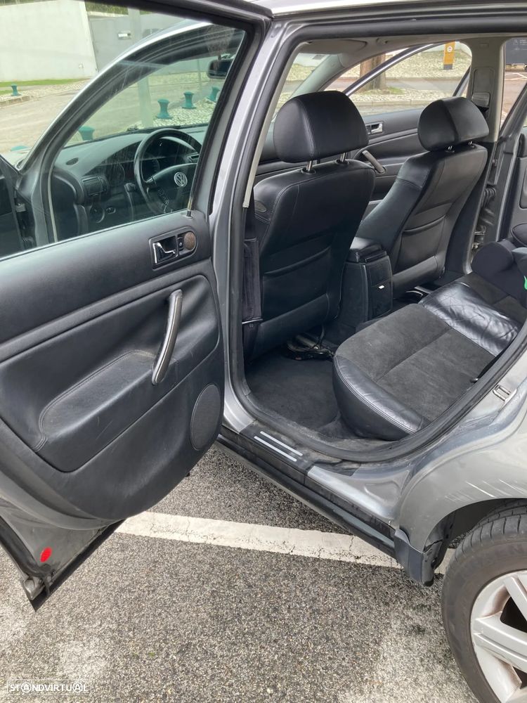 VW Passat Variant 1.9 TDi Highline 4M - 4