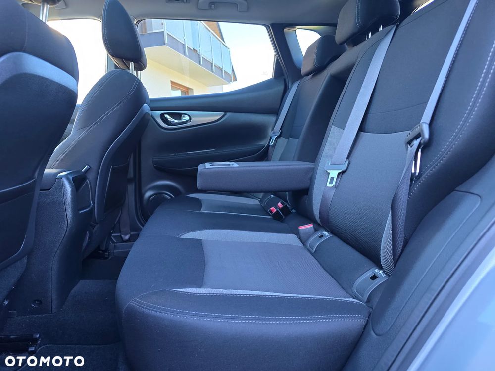 Nissan Qashqai 1.6 DIG-T N-Connecta - 36