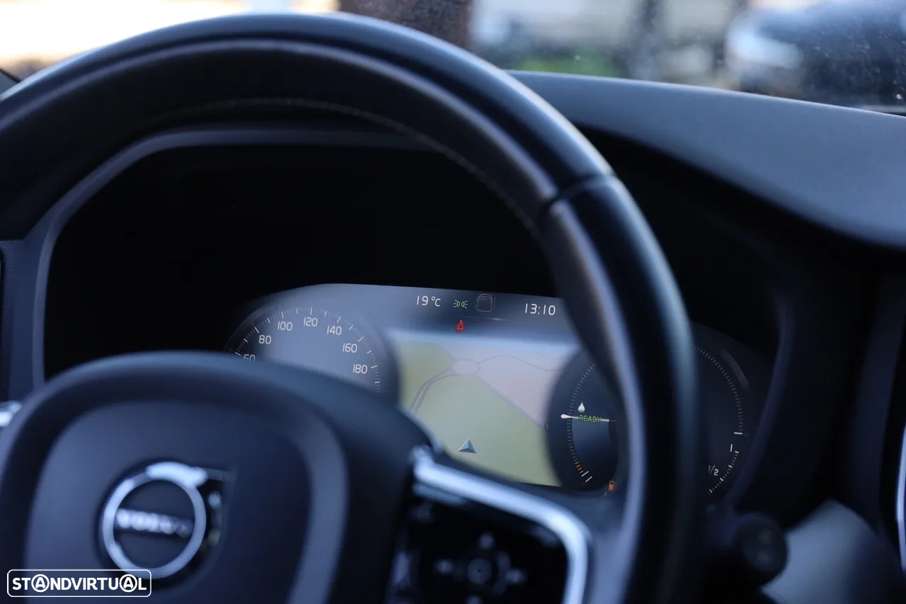 Volvo XC 60 2.0 T6 PHEV R-Design AWD - 22