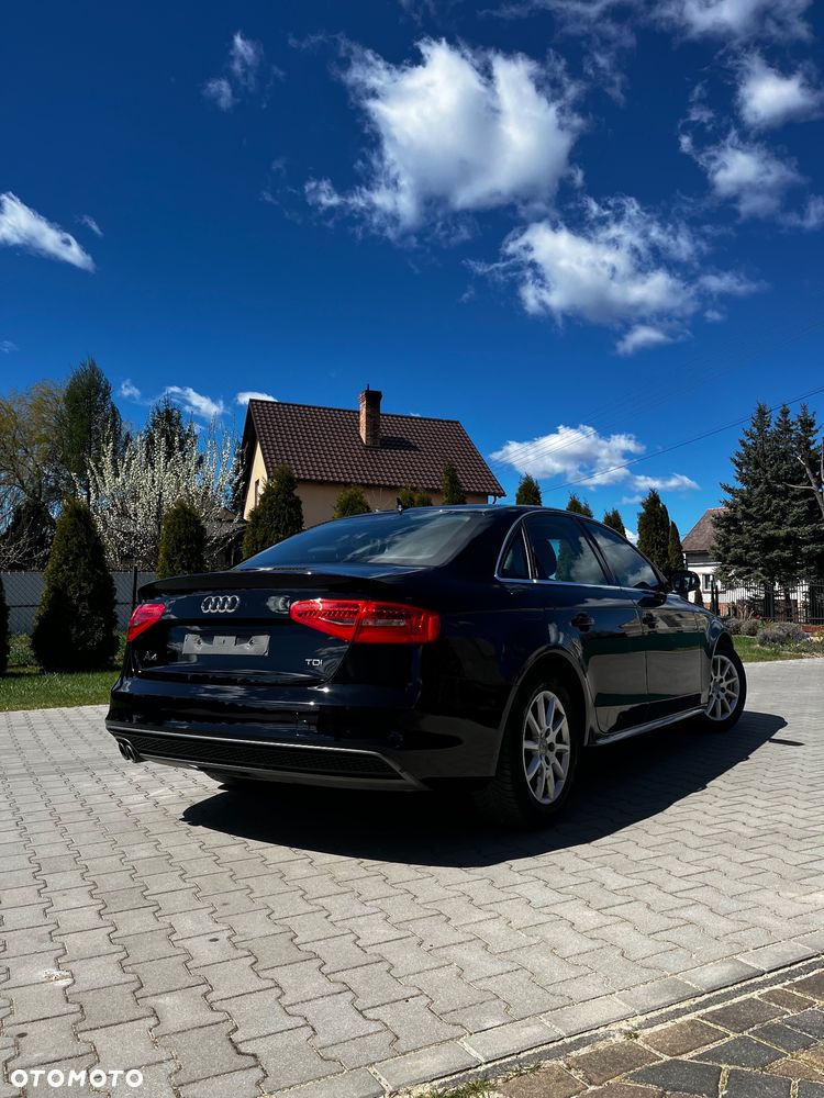 Audi A4 Limousine - 14